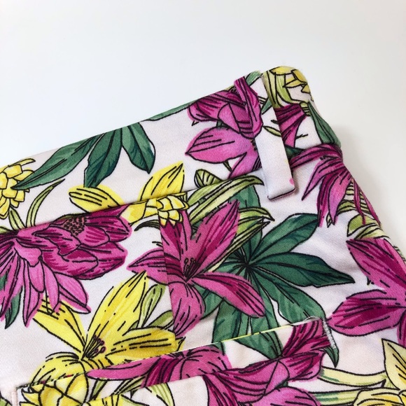 H&M floral short, size 4 - Picture 3 of 5